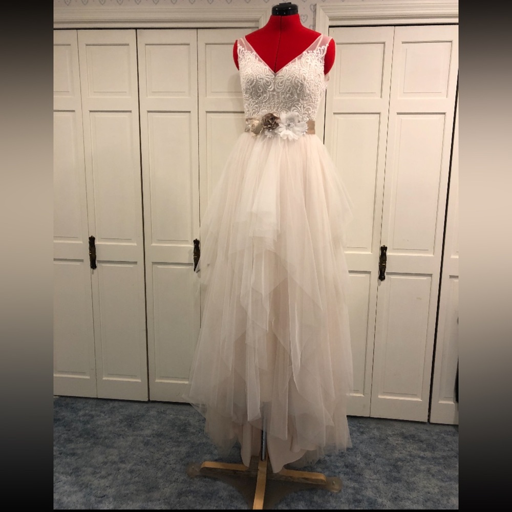Size 6 Galina Signature Design Wedding Dress
